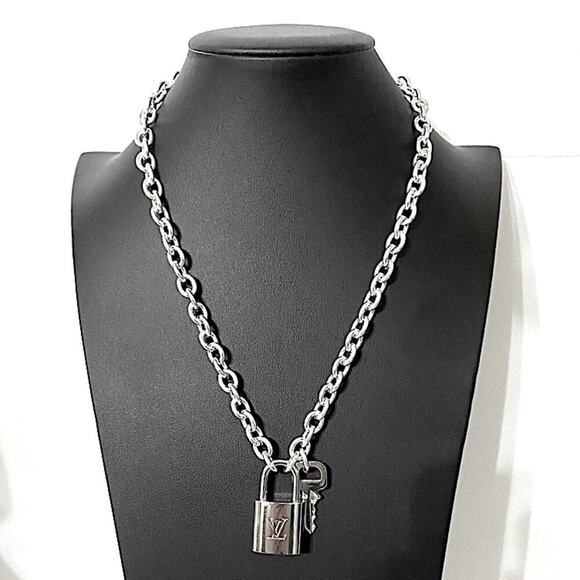 Silver Louis Vuitton Lock Necklace Complimentary, Luxury Genuine LV Lock 315 - Picture 2 of 3